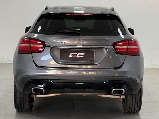 MERCEDES-BENZ-GLA 200-2018