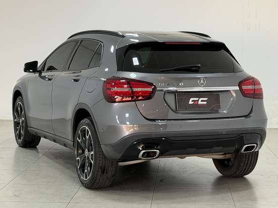 MERCEDES-BENZ-GLA 200-2018