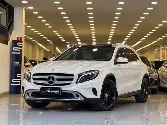 MERCEDES-BENZ-GLA 200-2015