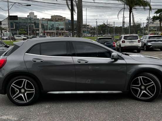 MERCEDES-BENZ-GLA 250-2.0 16V TURBO GASOLINA ENDURO 4P AUTOMÁTICO MERCEDES-BENZ-GLA 250-2015