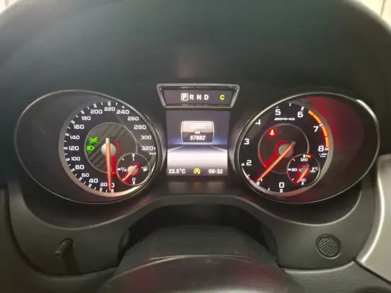 MERCEDES-BENZ-GLA 45 AMG-2015
