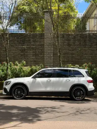 MERCEDES-BENZ-GLB 35 AMG-2022