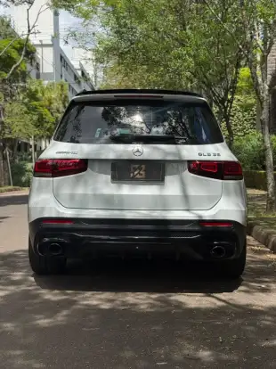 MERCEDES-BENZ-GLB 35 AMG-2022
