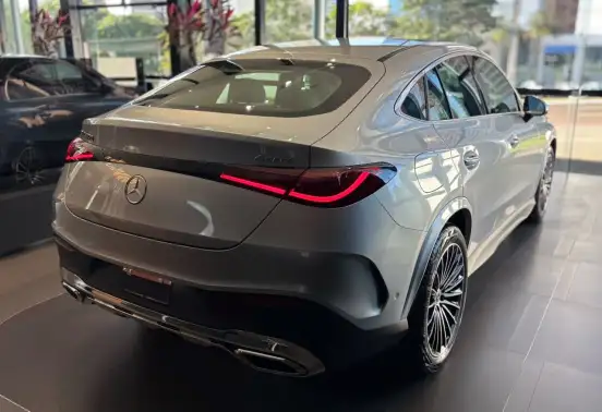 MERCEDES-BENZ-GLC 300-2026