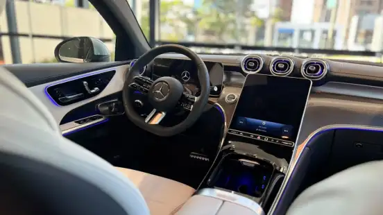 MERCEDES-BENZ-GLC 300-2026