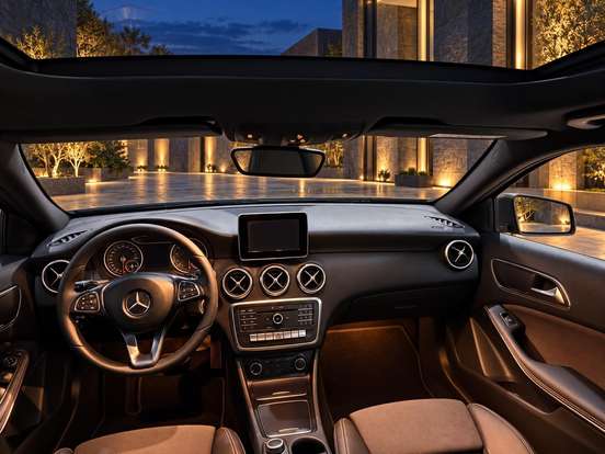 MERCEDES-BENZ-A 200-1.6 CGI FLEX 7G-DCT MERCEDES-BENZ-A 200-2017