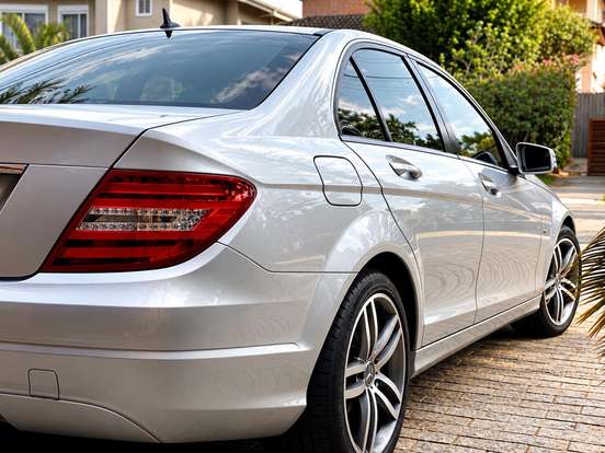 MERCEDES-BENZ-C 180-1.8 CGI CLASSIC 16V TURBO GASOLINA 4P AUTOMÁTICO MERCEDES-BENZ-C 180-2011