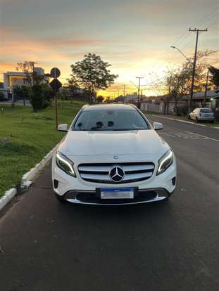 MERCEDES-BENZ-GLA 200-2017