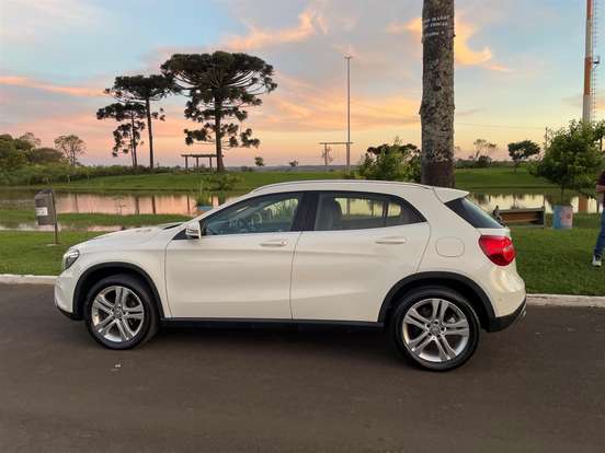 MERCEDES-BENZ-GLA 200-1.6 CGI ADVANCE 16V TURBO FLEX 4P AUTOMÁTICO MERCEDES-BENZ-GLA 200-2017