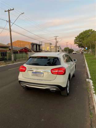 MERCEDES-BENZ-GLA 200-2017