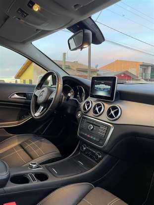 MERCEDES-BENZ-GLA 200-2017