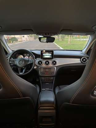 MERCEDES-BENZ-GLA 200-2017