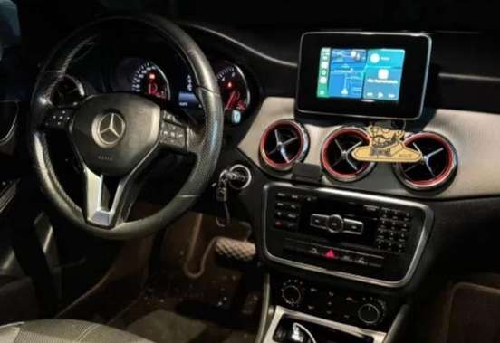 MERCEDES-BENZ-GLA 200-2015