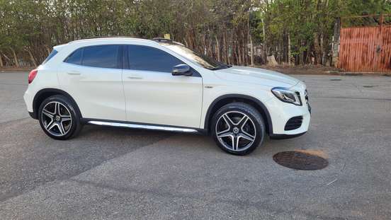 MERCEDES-BENZ-GLA 250-2017