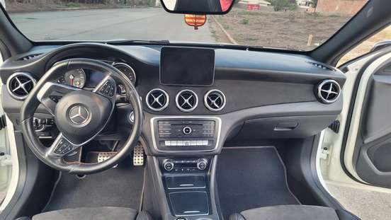 MERCEDES-BENZ-GLA 250-2017
