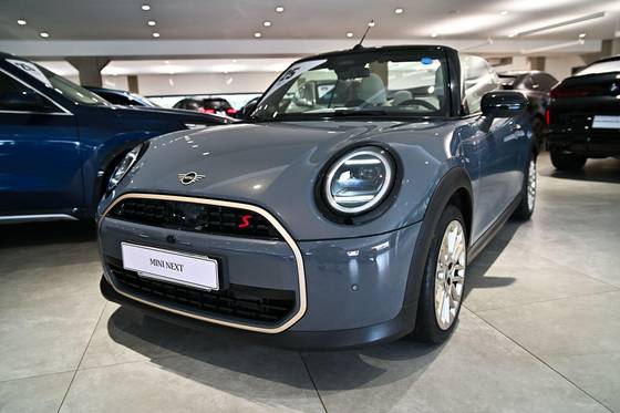 MINI COOPER 2.0 16V TWINPOWER GASOLINA S CABRIO STEPTRONIC