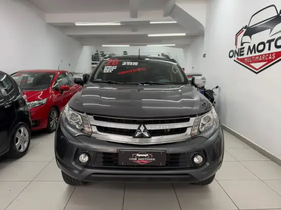 MITSUBISHI L200 TRITON 2.4 16V TURBO DIESEL SPORT HPE-S CD 4P 4X4 AUTOMÁTICO