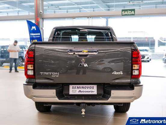 MITSUBISHI-L200 TRITON-2.4 16V TURBO DIESEL SPORT HPE CD 4P 4X4 AUTOMÁTICO MITSUBISHI-L200 TRITON-2025