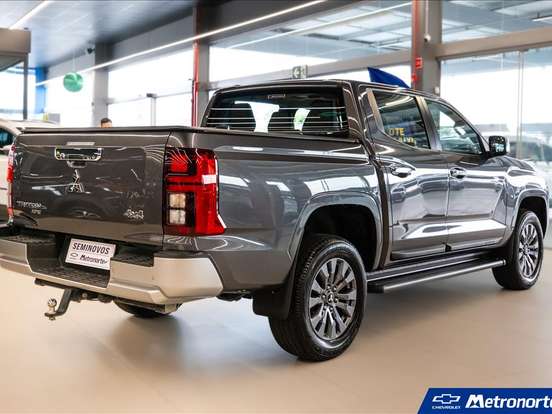 MITSUBISHI-L200 TRITON-2.4 16V TURBO DIESEL SPORT HPE CD 4P 4X4 AUTOMÁTICO MITSUBISHI-L200 TRITON-2025