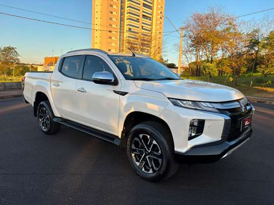 MITSUBISHI-L200 TRITON-2024