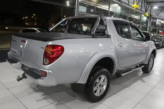 MITSUBISHI-L200 TRITON-3.2 HPE 4X4 CD 16V TURBO INTERCOOLER DIESEL 4P AUTOMÁTICO MITSUBISHI-L200 TRITON-2010