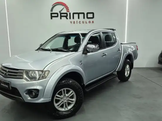 MITSUBISHI-L200 TRITON-3.2 HPE 4X4 CD 16V TURBO INTERCOOLER DIESEL 4P AUTOMÁTICO MITSUBISHI-L200 TRITON-2015