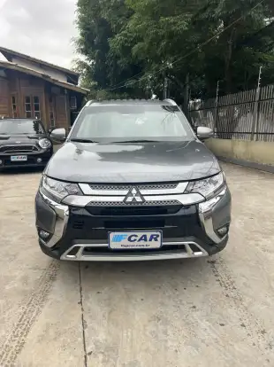MITSUBISHI-OUTLANDER-2021