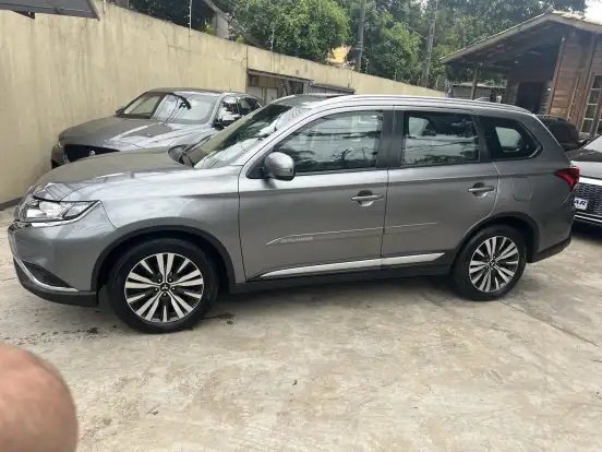 MITSUBISHI-OUTLANDER-2.0 MIVEC GASOLINA HPE AUTOMÁTICO MITSUBISHI-OUTLANDER-2021