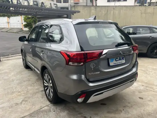 MITSUBISHI-OUTLANDER-2.0 MIVEC GASOLINA HPE AUTOMÁTICO MITSUBISHI-OUTLANDER-2021