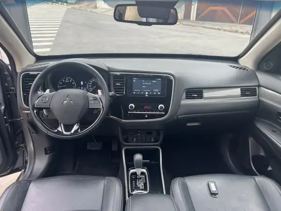 MITSUBISHI-OUTLANDER-2.0 MIVEC GASOLINA HPE AUTOMÁTICO MITSUBISHI-OUTLANDER-2021