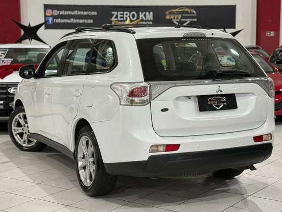 MITSUBISHI-OUTLANDER-2014
