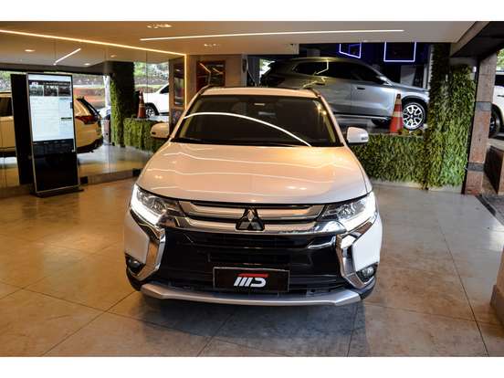 MITSUBISHI-OUTLANDER-2015