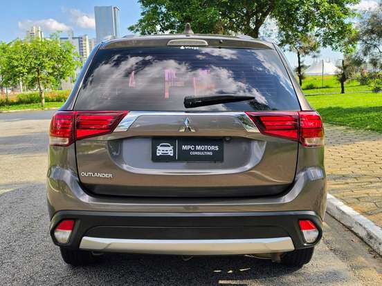 MITSUBISHI-OUTLANDER-2017