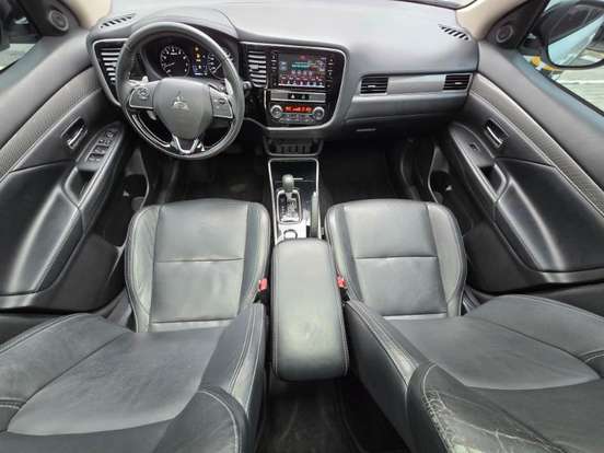 MITSUBISHI-OUTLANDER-2018