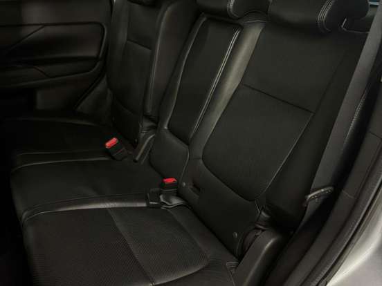MITSUBISHI-OUTLANDER-2.2 4X4 16V DIESEL 4P AUTOMÁTICO MITSUBISHI-OUTLANDER-2015