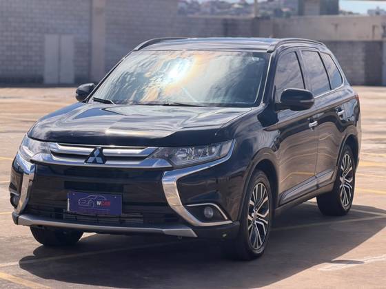 MITSUBISHI OUTLANDER 2.2 4X4 16V DIESEL 4P AUTOMÁTICO
