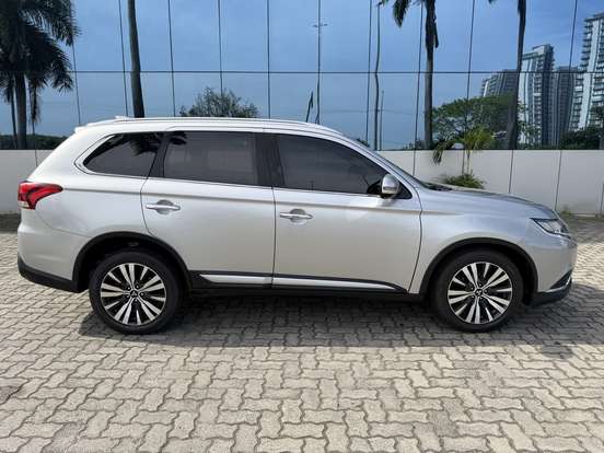 MITSUBISHI-OUTLANDER-2018