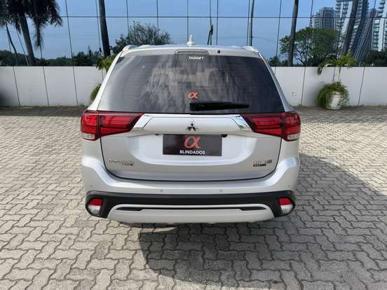 MITSUBISHI-OUTLANDER-2.2 MIVEC DI-D DIESEL HPE-S AWD AUTOMÁTICO MITSUBISHI-OUTLANDER-2018