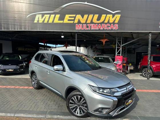 MITSUBISHI OUTLANDER 2.2 MIVEC DI-D DIESEL HPE-S AWD AUTOMÁTICO