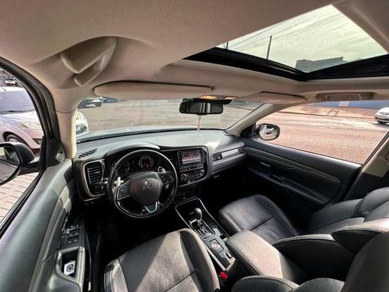 MITSUBISHI-OUTLANDER-2018