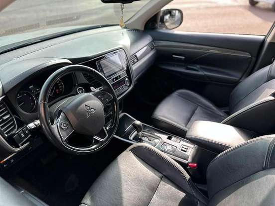 MITSUBISHI-OUTLANDER-2.2 MIVEC DI-D DIESEL HPE-S AWD AUTOMÁTICO MITSUBISHI-OUTLANDER-2018