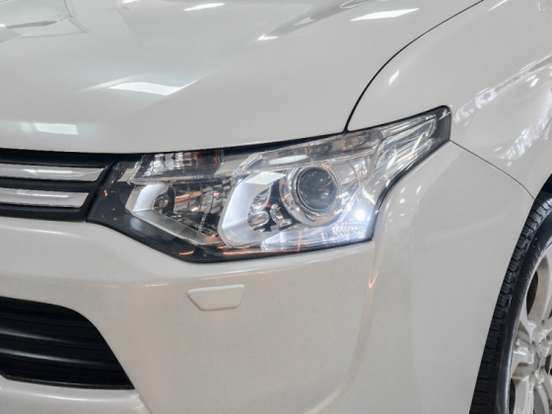 MITSUBISHI-OUTLANDER-3.0 GT 4X4 V6 24V GASOLINA 4P AUTOMÁTICO MITSUBISHI-OUTLANDER-2014