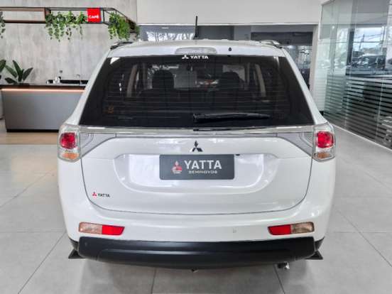 MITSUBISHI-OUTLANDER-3.0 GT 4X4 V6 24V GASOLINA 4P AUTOMÁTICO MITSUBISHI-OUTLANDER-2014