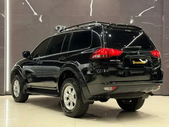 MITSUBISHI-PAJERO-3.2 OUTDOOR 4X4 16V TURBO INTERCOOLER DIESEL 4P AUTOMÁTICO MITSUBISHI-PAJERO-2016