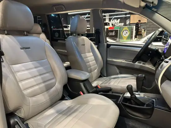 MITSUBISHI-PAJERO-2016