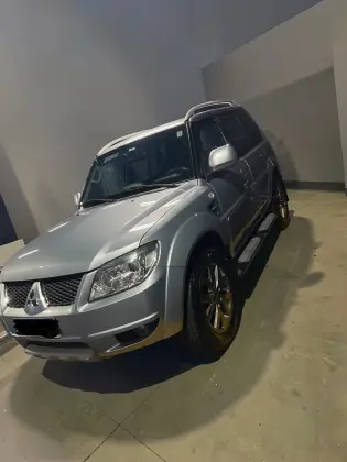 MITSUBISHI PAJERO TR4 2.0 4X2 16V 140CV FLEX 4P AUTOMÁTICO