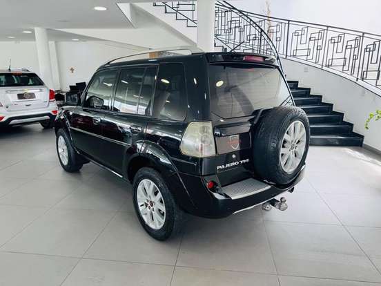 MITSUBISHI-PAJERO TR4-2010