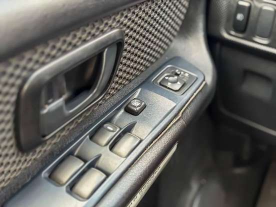 MITSUBISHI-PAJERO TR4-2011