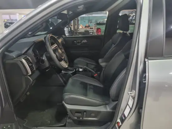 MITSUBISHI-TRITON-2025