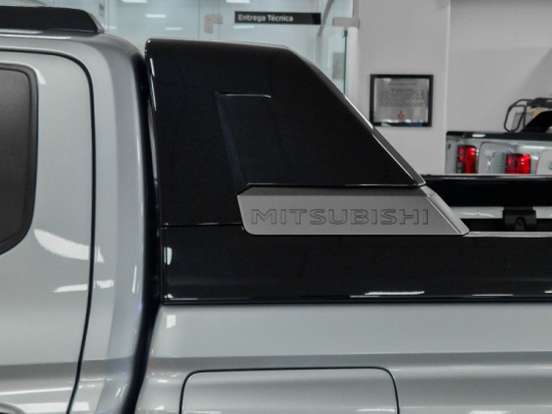 MITSUBISHI-TRITON-2.4 BITURBO DIESEL CD KATANA 4X4 AUTOMÁTICO MITSUBISHI-TRITON-2025